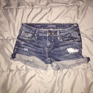 DARK WASH JEAN SHORTS SIZE 3